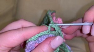 Вяжем цветочный мотив крючком, узор для пледа. How to crochet a motif for blanket.