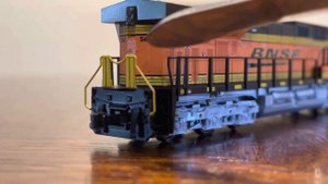Kato N BNSF ES44AC Review