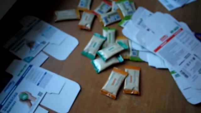 Распаковываю посылку. Кто-то ее вскрыл до нас. смотреть онлайн