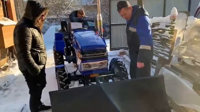 Отгрузка Минитрактора Русич Т-18 с отвалом смотреть онлайн