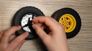 Колесо Мерседес из Лего.