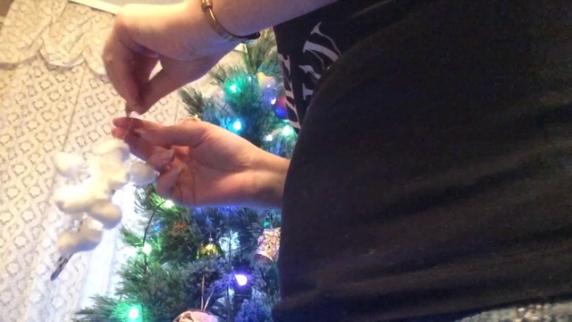 У елки смотреть онлайн