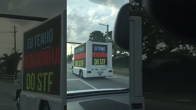 O que é isto circulando nas ruas da Flórida?