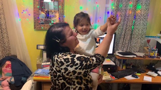 |🇰🇷🇬🇷국제가족|평범한 그리스가족의 새해 전야제|New Year’s Eve Celebrations From Santorini in Greece|해외일상|해외육아 смотреть онлайн