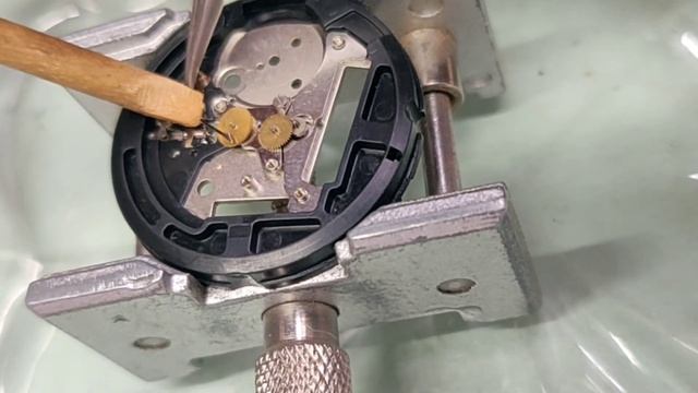 How To Repair A Fossil Watch? Assembly And Disassembly Of Ronda Cal.515 #watches #fossil #ronda