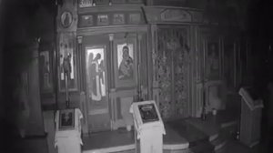 Камера ночного видения в церкви - Что летает?