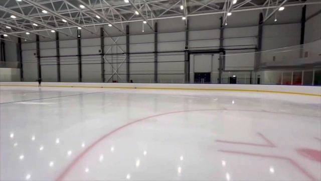 Какие дети с аутизмом. Проба пера. ⛸️?Первый раз на коньках) #аутизм #признакиаутизма #рас  #яаутис