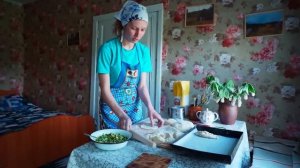 ЖИЗНЬ В УРАЛЬСКОЙ ГЛУБИНКЕ _ ВСКИПЯТИЛИ САМОВАР _ ПОСАДИЛИ МЕЛОЧЬ _ ВОЩИНА ДЛЯ ПЧЕЛ