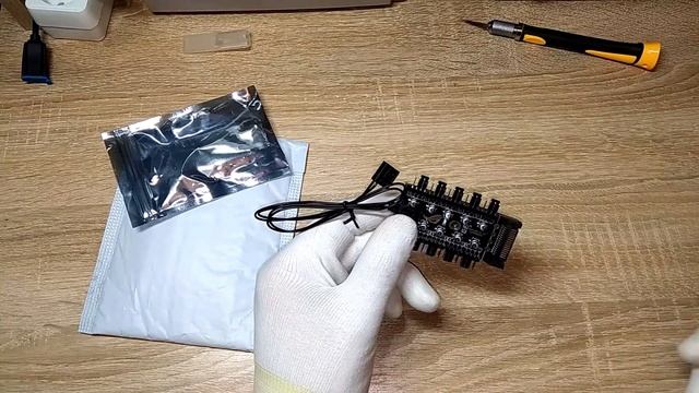 Картридер USB 3,0 и PWM 4pin разветвитель ( HAB) для вентиляторов смотреть онлайн