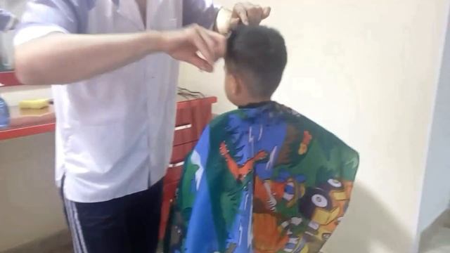 Парикмахерская/новая стрижка Даника. смотреть онлайн