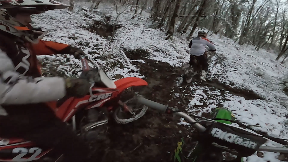 Застряли в ТЕМНОМ ЛЕСУ - Толкали долго!( смотреть онлайн