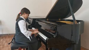 П.И.Чайковский "Старинная французская песенка" ("Детский альбом") - Мария Петрова (фортепиано)