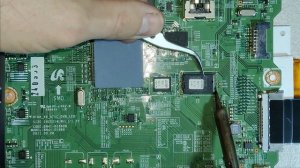 Решаем проблему циклической перезагрузки SMART-TV Samsung UE32D5520RW. Замена памяти NAND.