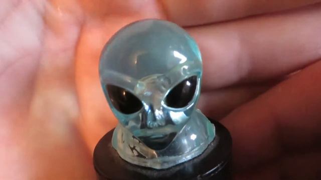 Фигурка - Пришелец смотреть онлайн