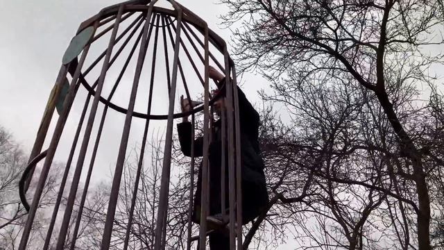 Запустил БУМАЖНЫЙ САМОЛЕТИК на 100 МЕТРОВ! смотреть онлайн