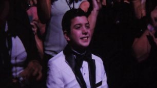 Justin Timberlake receives bow tie from 10-year-old fan, Sal