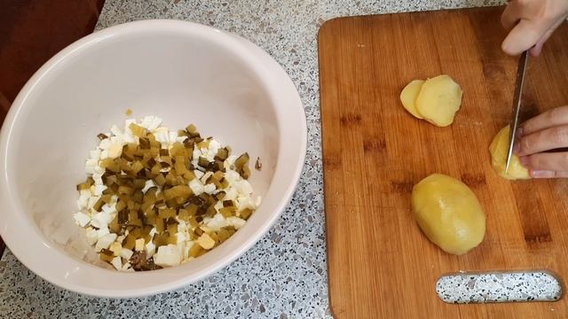 Когда дома нахожу баночку ШПРОТ- делаю этот САЛАТ смотреть онлайн