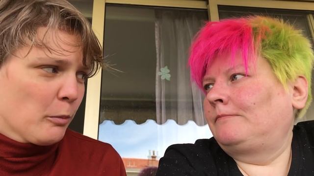 Паттинсон — бог, Альмодовар — нет смотреть онлайн