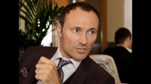 Однолюб и Верный семьянин Дмитрий Ульянов - Он Отказался от сцены и как выглядит жена -красавица