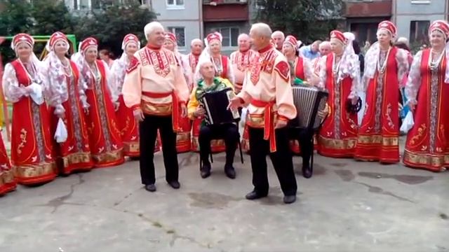 Омский  хор народной песни  "Россияночка"(1 часть)