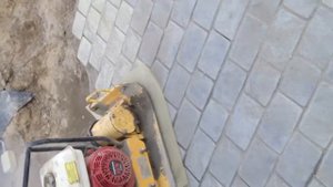 ТРАМБОВКА ЕВРОПЕЙСКОЙ ПЛИТКИ  ПОСЛЕ УКЛАДКИ