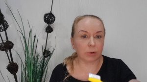 Чем чистить съемный протез? Какая зубная щетка для зубов хорошая? Как чистить имплантаты?