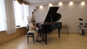 Филина Арина (8 лет)1. Н. Раков "Первая фиалка" 2. В. Гиллок "Фламенко"