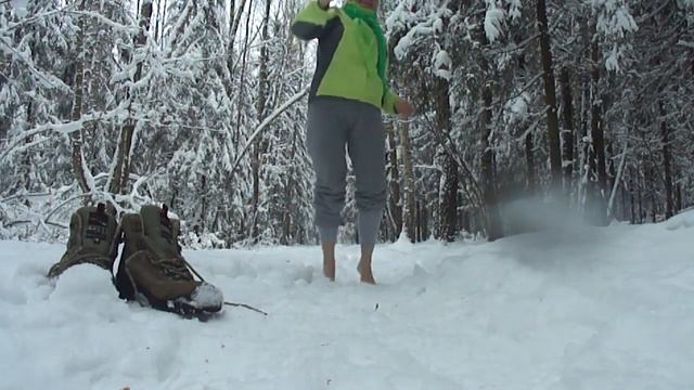 01 01 2015, Трехгорка, лес. Бегаю, босаю (бегаю босоногая). смотреть онлайн