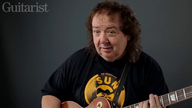 Gibson 'Burst Reissues Vs Bernie Marsden's 1959 'Beast' Les Paul смотреть онлайн