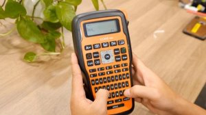 Máy in nhãn E1000 Pro - In nhãn có 4 dòng nội dung