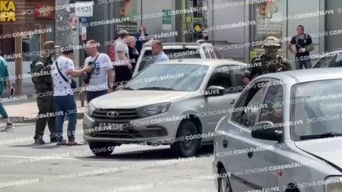 Машины жителей Ростова-на-Дону не пускают в центр города