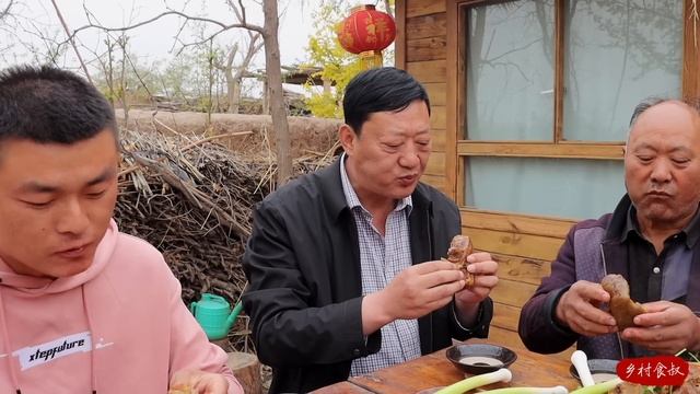 Huge Donkey Neck Cooked in a Big Pot! Both the Meat and Skin are Delicious! | Uncle Rural Gourmet смотреть онлайн