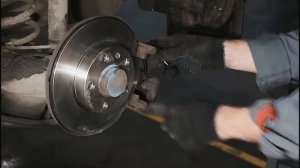 Замена задних тормозных колодок Skoda Rapid