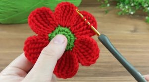 Очаровательный цветок в технике тунисского вязания крючком?