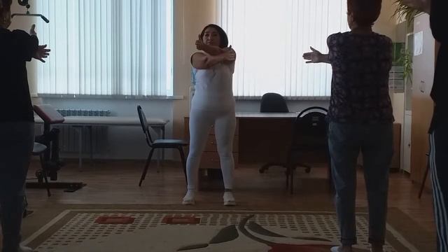 КОМПЛЕКС УПРАЖНЕНИЙ ЛЕЧЕБНОЙ ФИЗКУЛЬТУРЫ ДЛЯ ПЛЕЧ И РУК.
