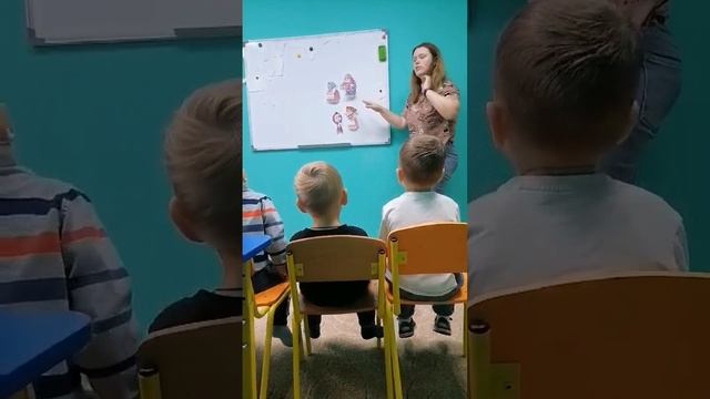 Развивающие занятия для детей 2-3 лет в Саратове. Сказка про Машу и медведя.