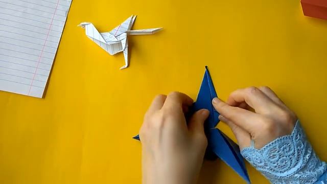 как сделать канарейку из бумаги,птичка оригами