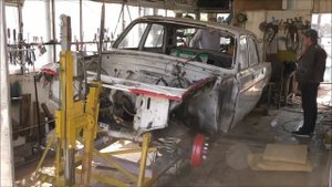 ГАЗ 24-10. 9 часть.  Установка на стапель - опрокидыватель.
