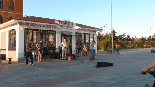 Уличные музыканты: "У ааа" смотреть онлайн