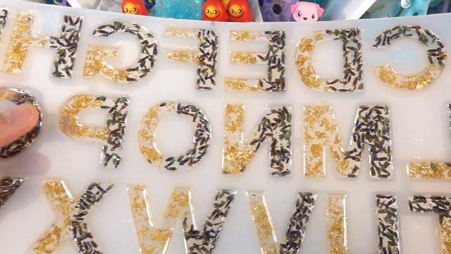 Resin with Me - Lavender and Gold Alphabet Charms смотреть онлайн