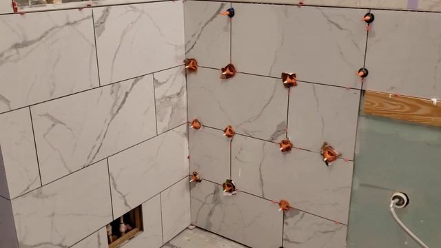 Продолжение истории про ремонт туалета, плиточник Мишанька делает красоту. смотреть онлайн