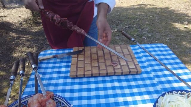 ХИТ нового дачного сезона – ТУШЕНЫЙ ШАШЛЫК из кролика ПО-КРЕМЛЕВСКИ в афганском казане. смотреть онлайн