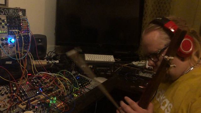 Eurorack ambient with cigarboxguitar and a bow смотреть онлайн