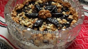 Cалат с говядиной и черносливом