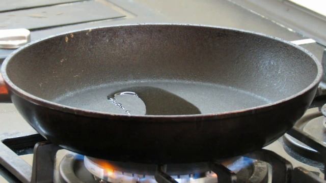Овощная и мясная пицца с двумя вкусными соусами. Рецепты Алины.