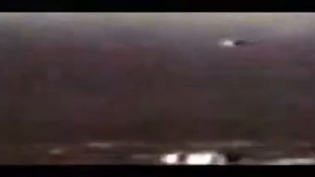 Настоящий летающий корабль над городом. Реальное НЛО! смотреть онлайн