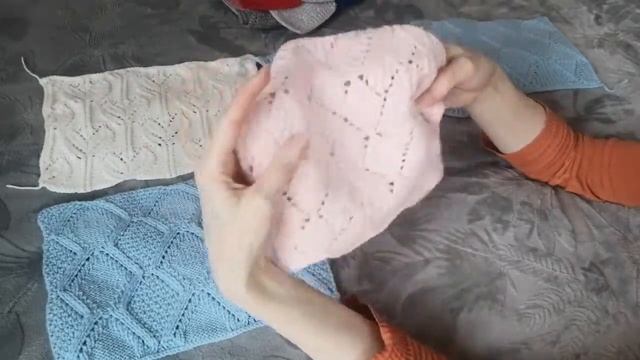 Лоскутное покрывало из ажурных квадратов спицами