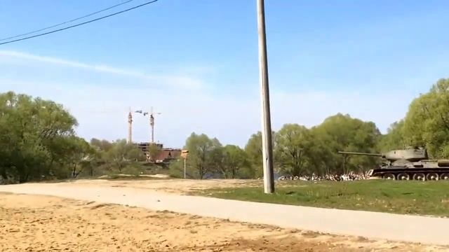 В Центральном парке реконструкторы «взяли Берлин» смотреть онлайн