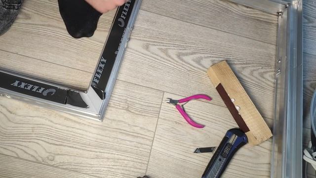 Как зарезать рассеиватель световой линии под углом.Световые квадраты смотреть онлайн