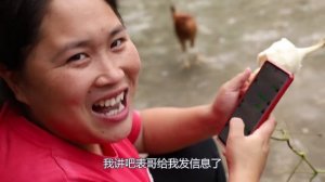 大洋捎了四包猪尾巴，胖妹开始满脸嫌弃，最后吃的比谁都香！【陈说美食】